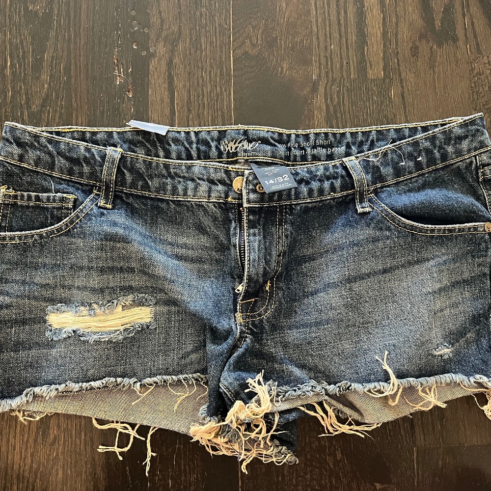 Womens Size 14 Mossimo Jean Shorts